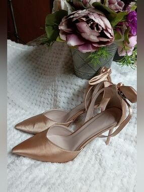 Women's Rose Gold Pointed-Toe Ankle Tie Heels